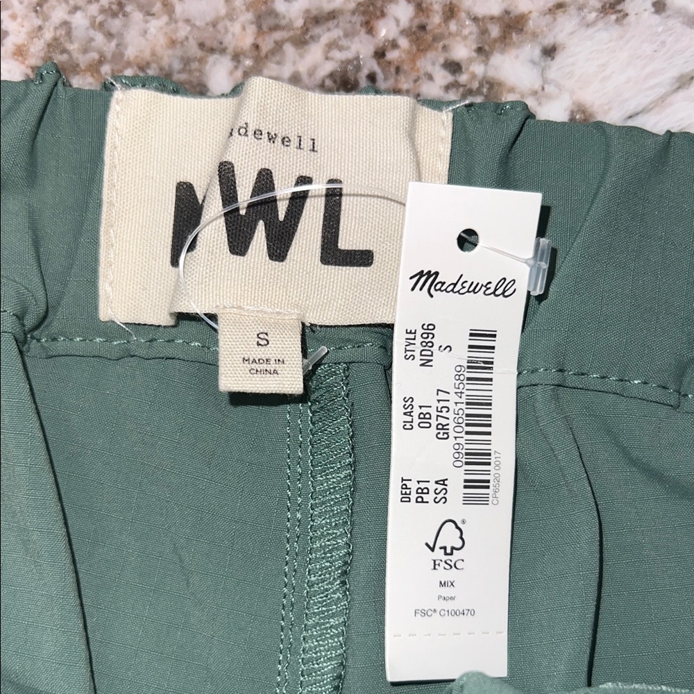 Madewell Deep Green Athletic Shorts with Webbing Belt - Picture 4 of 5